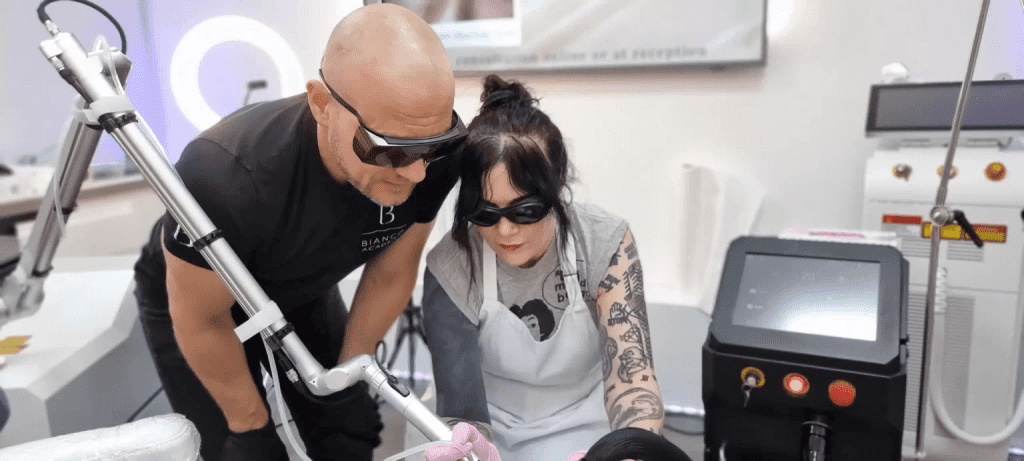 Laser tattoo removal for coloured ink